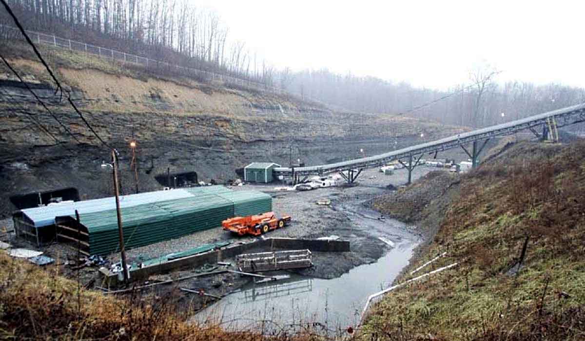 భారీ వ‌ర్షాల‌తో రామ‌గుండంలో నిలిచిన బొగ్గు ఉత్ప‌త్తి