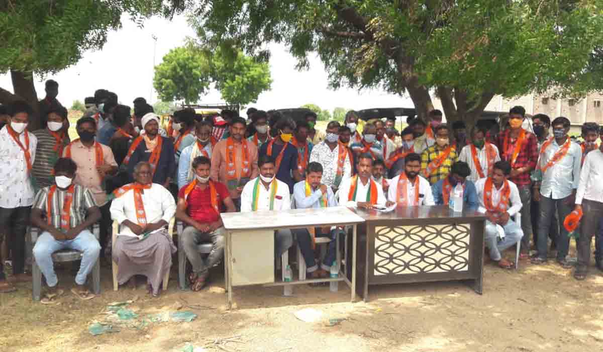 ఈట‌ల‌పై బీజేపీ నాయ‌కుల సంచ‌ల‌న వ్యాఖ్య‌లు