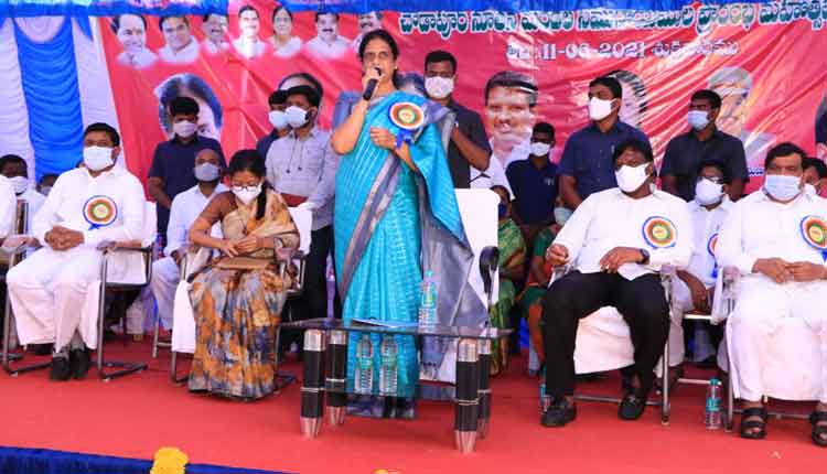 ప్రజల ఆకాంక్షలకు అనుగుణంగా పాలన : మంత్రి సబిత