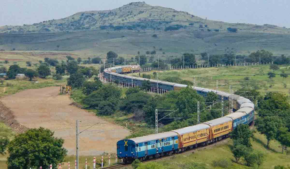 రాత్రి 9 గంటలకు.. కాచిగూడ నుంచి కాకినాడకు ప్రత్యేక రైలు