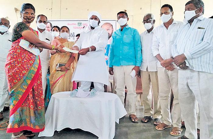 సంక్షేమంలో తెలంగాణ నెంబర్‌వన్‌