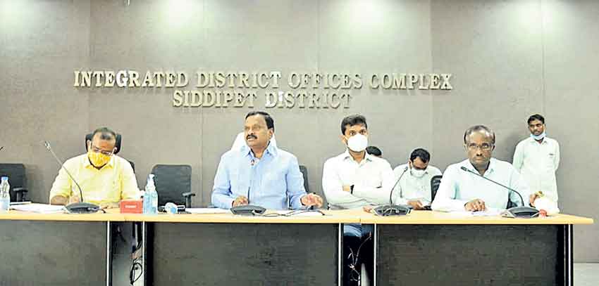 ఆదర్శ పల్లెలుగా తీర్చిదిద్దాలి