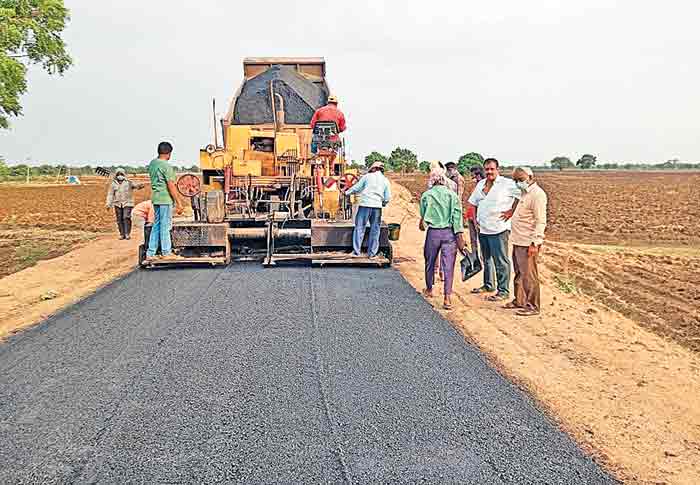 సింగితం-మామిడిపల్లి మధ్య బీటీ రోడ్డు