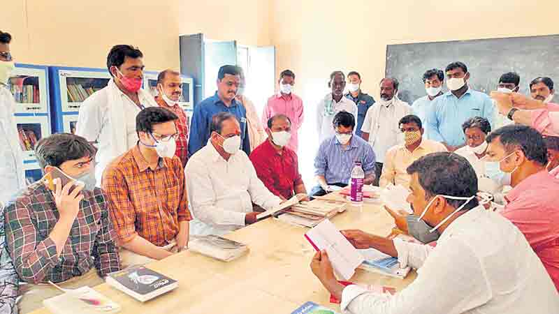 విద్యార్థులు ఉన్నతస్థాయికి చేరుకోవాలి