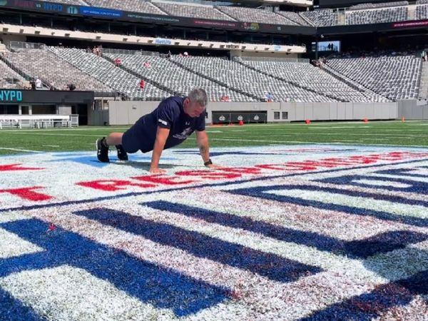 వ‌ర‌ల్డ్ రికార్డ్ : ఏడాదిలో 15 ల‌క్ష‌ల పుష‌ప్స్