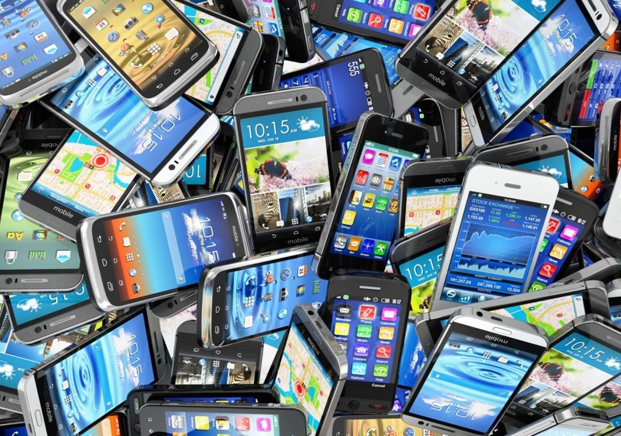 Mobile Rates Costly | క‌స్ట‌మ్స్ డ్యూటీ త‌గ్గించినా స్మార్ట్ ఫోన్లు ప్రియ‌మే!