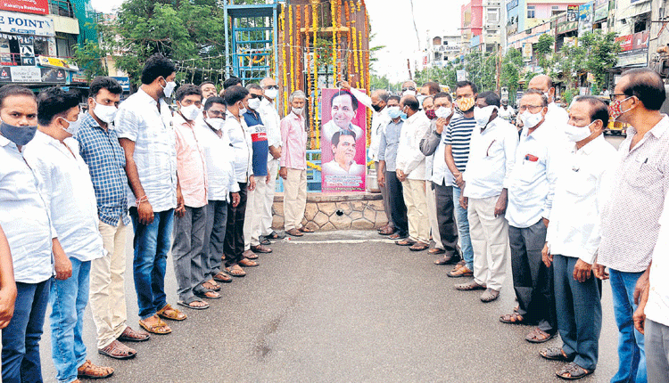 నేతన్నల హర్షాతిరేకం