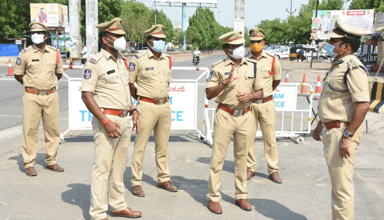 లాక్‌డౌన్‌ కఠినంగా అమలు