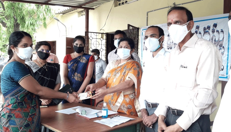 కొవిడ్‌ బాధితులకు ఆర్థిక సాయం