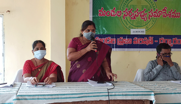 ప్రజా సమస్యలు పరిష్కరించాలి