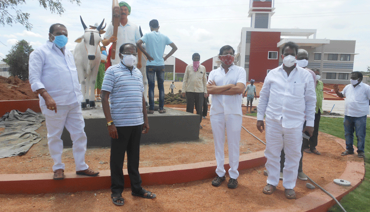 అధునాతనంగా సిరిసిల్ల మార్కెట్ యార్డు