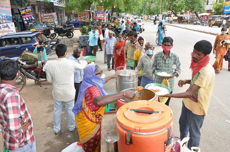 ఆకలి తీరుస్తున్న అన్నపూర్ణ