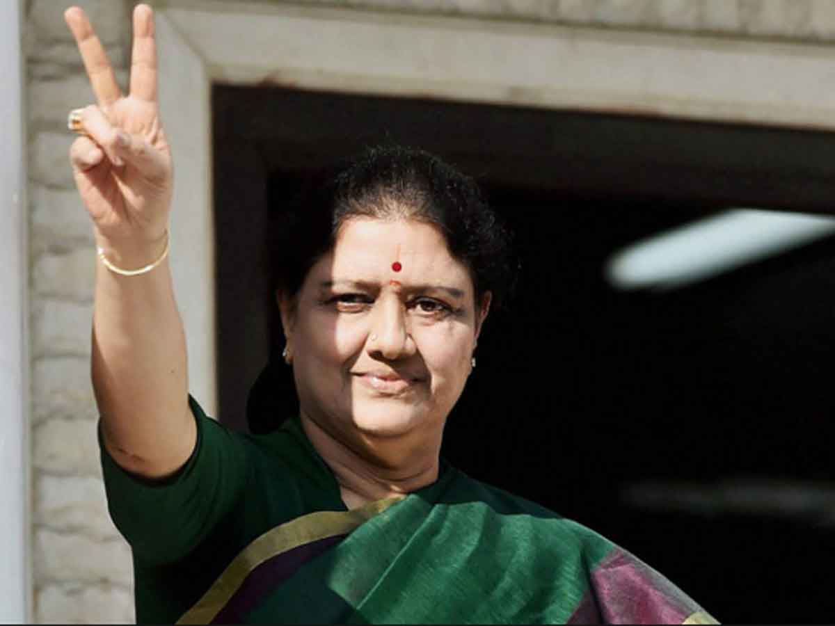 శ‌శిక‌ళ‌తో మాట్లాడితే పార్టీ నుంచి బ‌హిష్క‌ర‌ణ‌.. ఏఐఏడీఎంకే తీర్మానం