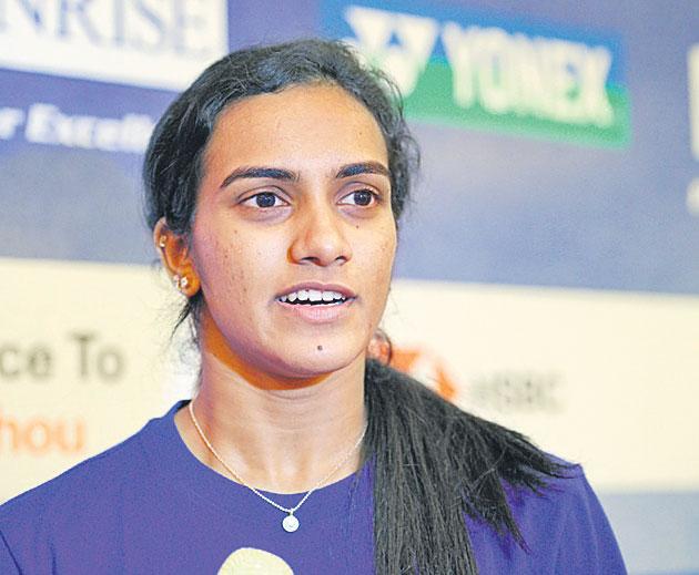 ధూమపానం ప్రమాదకరం: గోపీచంద్‌, సింధు