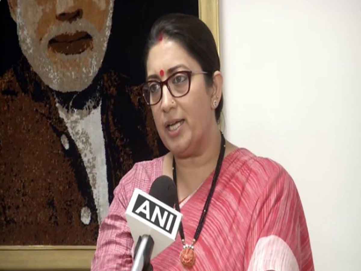 బెంగాల్ ఫ‌లితాల త‌ర్వాత వేలాది మంది గ్రామాల‌ను వీడుతున్నారు: స్మృతి ఇరానీ