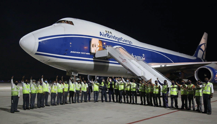 వ్యాక్సిన్ దిగుమతుల కేంద్రంగా హైదరాబాద్ ఎయిర్ కార్గో