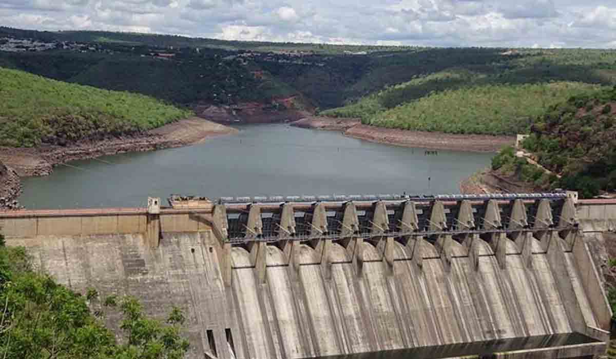 శ్రీశైలం ప్రాజెక్టుకు కొనసాగుతున్న వరద..