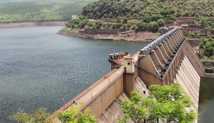 శ్రీశైలం ప్రాజెక్టుకు వరద