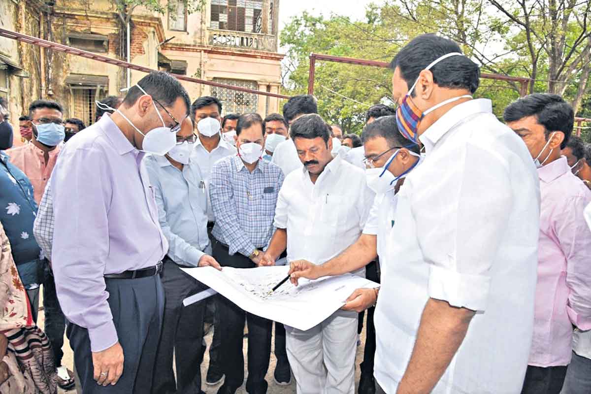 పేదల వైద్యానికి పెద్ద పీట