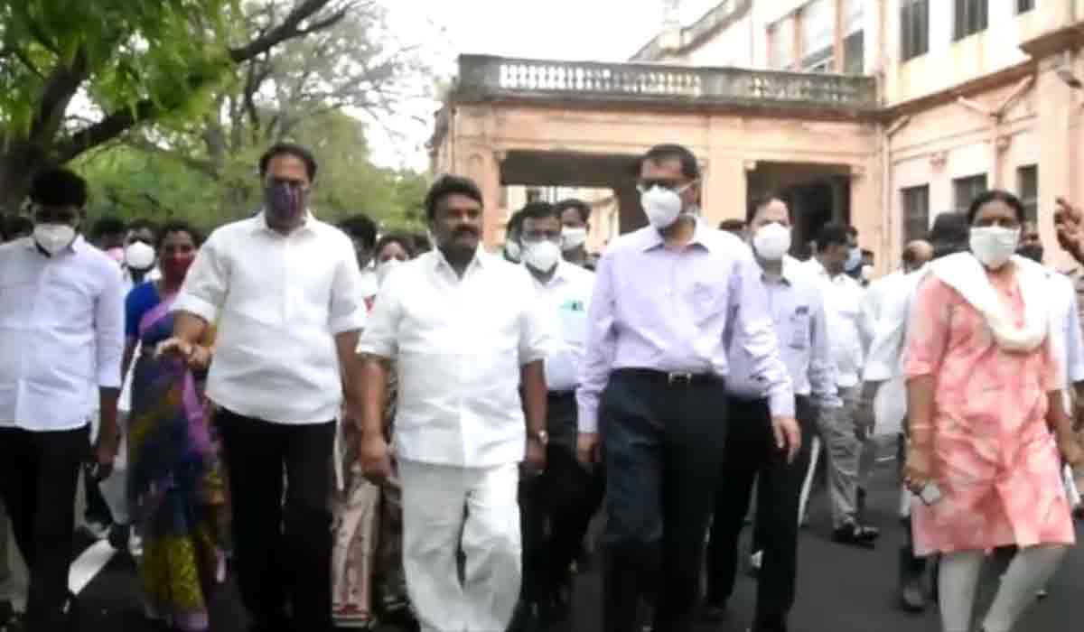 ఎర్ర‌గ‌డ్డ చెస్ట్ ఆస్ప‌త్రిని సంద‌ర్శించిన మంత్రి త‌లసాని