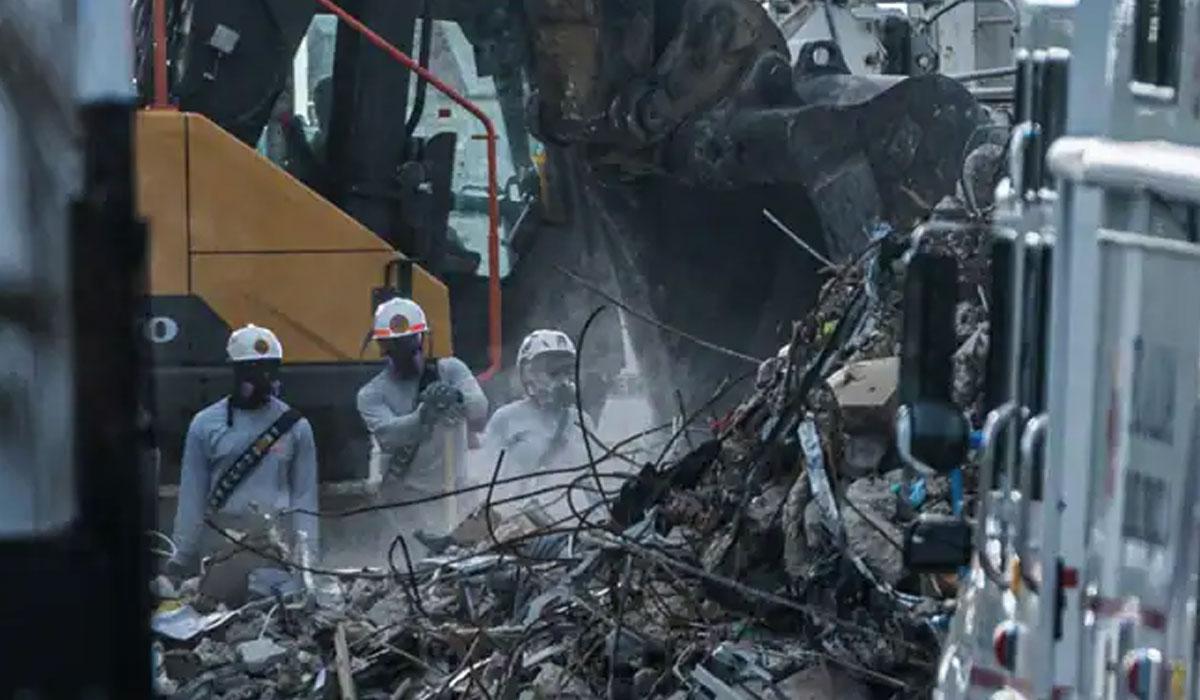 యూఎస్‌లో కూలిన 12 అంత‌స్తుల భ‌వ‌నం