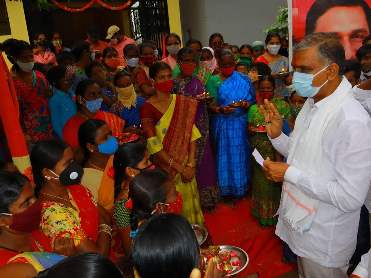 చాట్లపల్లిని అభివృద్ధి చేస్తా : మంత్రి హరీశ్‌ రావు