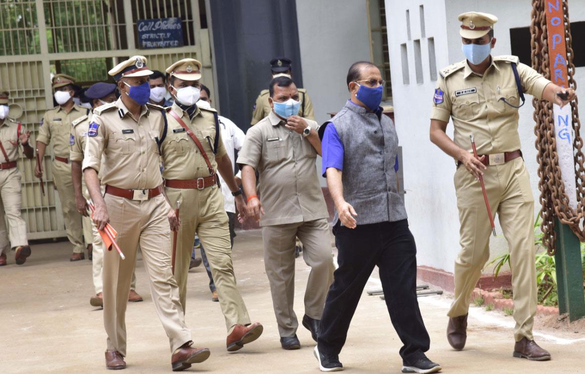 రెండు, మూడు రోజుల్లో సెంట్రల్‌ జైలు ఖాళీ