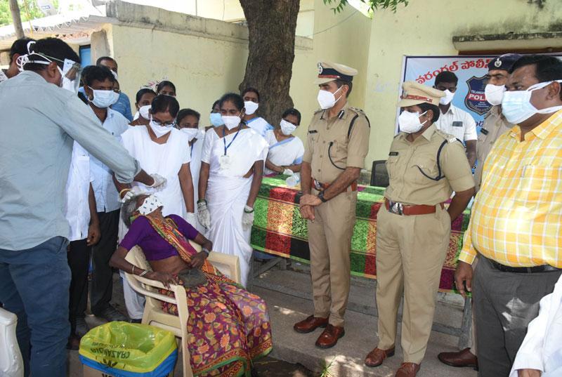 యాచకులకూ వ్యాక్సిన్‌ వేయిస్తాం