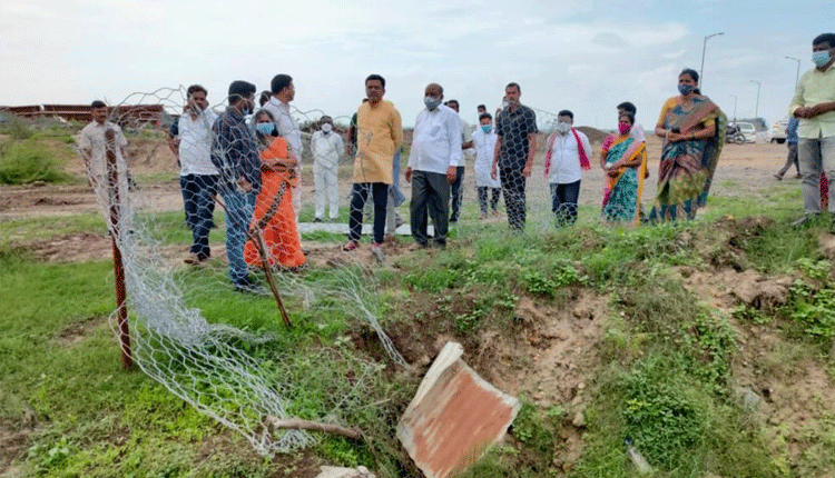 కాళేశ్వరాన కేసీఆర్‌ విగ్రహం