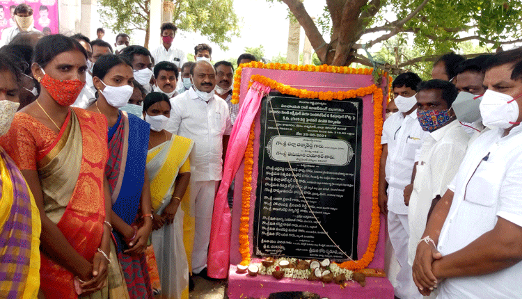 అర్హులందరికీ డబుల్‌ బెడ్రూం ఇళ్లు