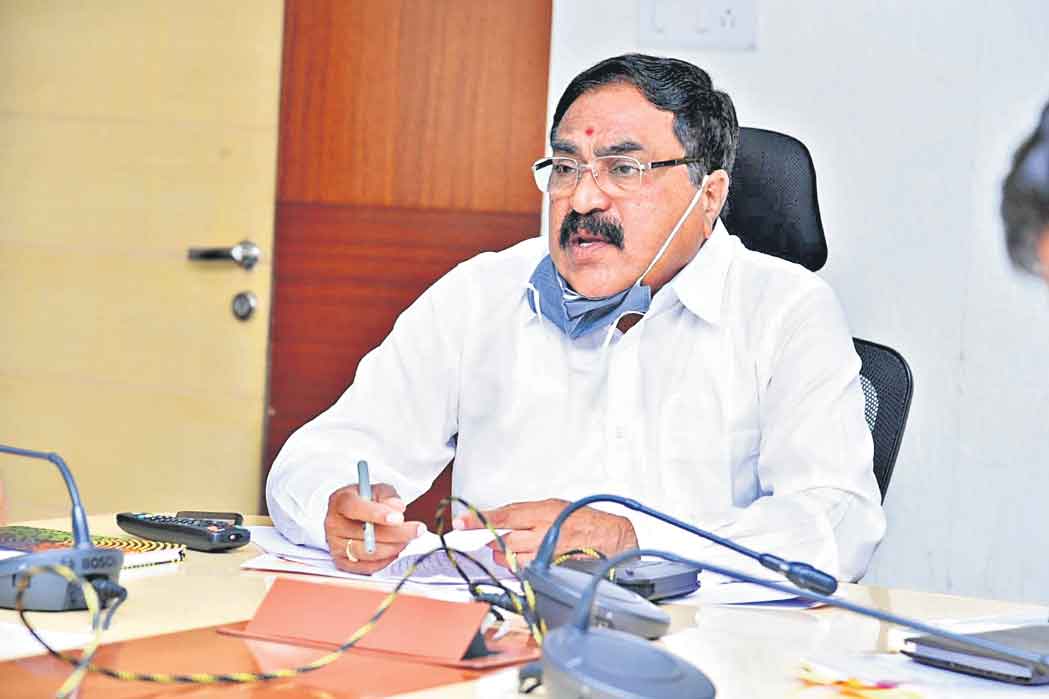 ఏడేండ్లు మంత్రిగా ఉండి ఏం చేసిండు?