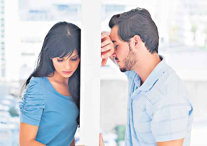 తను ముట్టుకోడు.. నన్నూ ముట్టుకోనివ్వడు