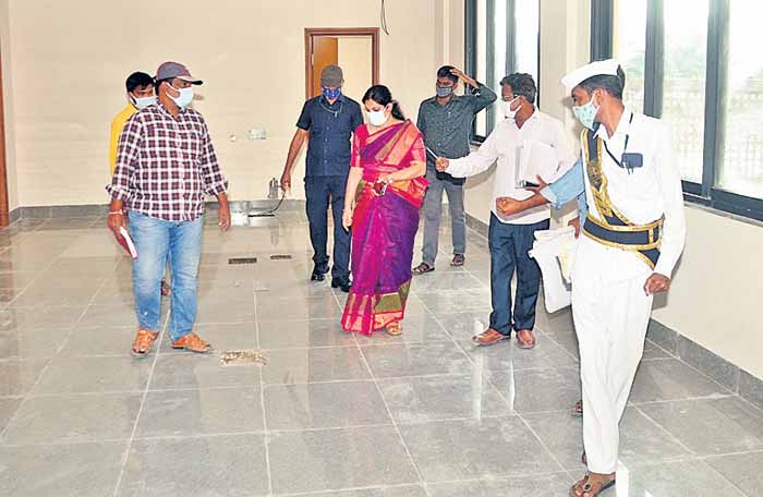 నూతన కలెక్టరేట్‌ పనులు వేగవంతం చేయాలి