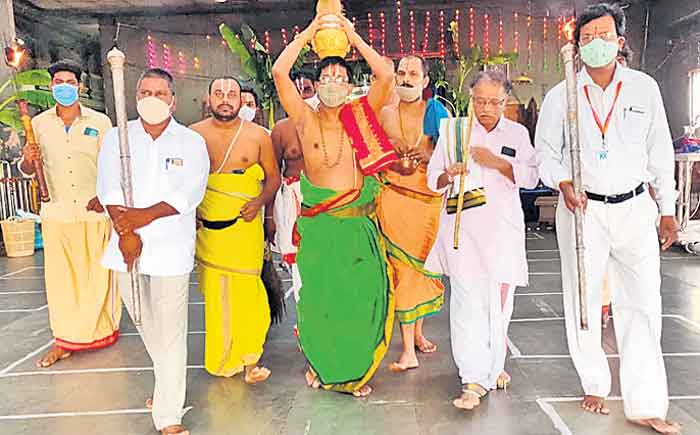 వైభవంగా స్వాతి నక్షత్ర పూజలు