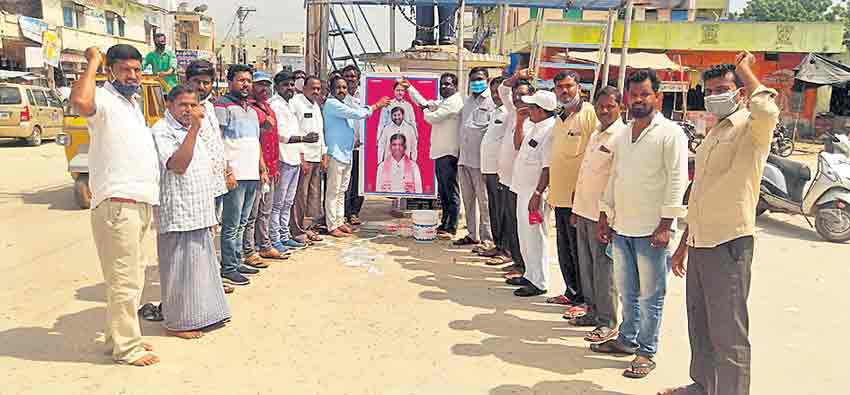 దళిత సాధికారత పథకం’ ప్రకటనపై హర్షాతిరేకాలు