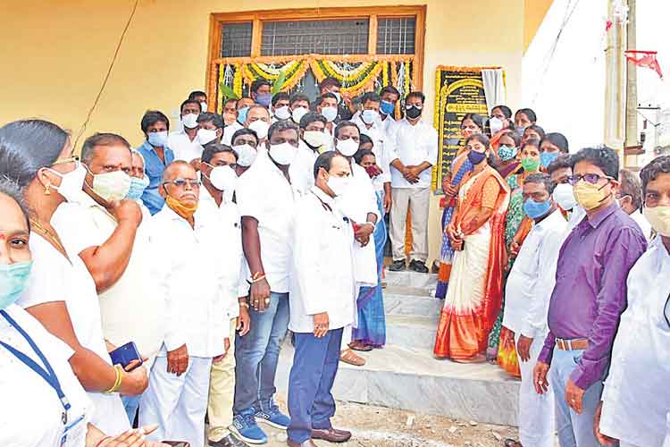 రైతులకు సాగునీరు అందిస్తాం