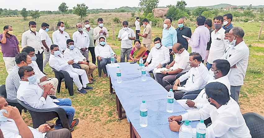 ఇచ్చిన మాటకు కట్టుబడి