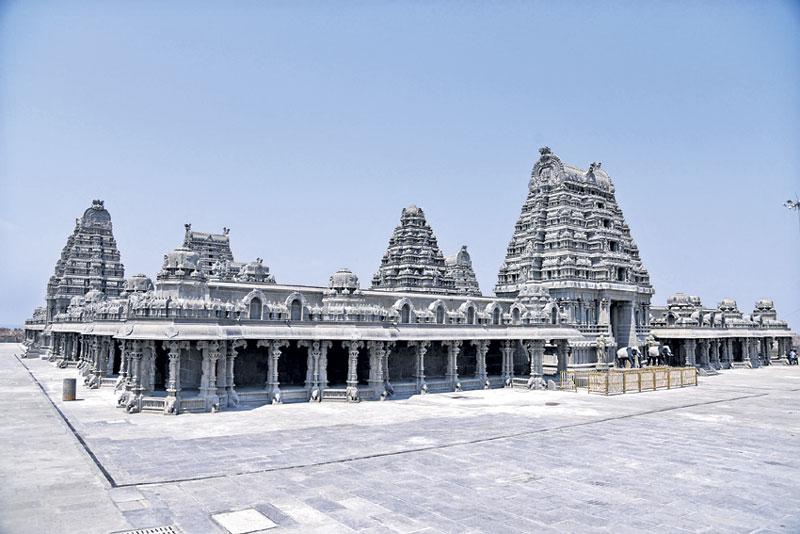 సంక్షోభంలోనూ ఆగని సంక్షేమ రథం