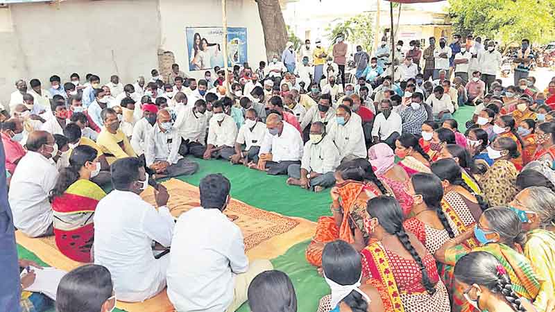 గ్రామాభివృద్ధిలో ఐక్యత చాటుకోవాలి