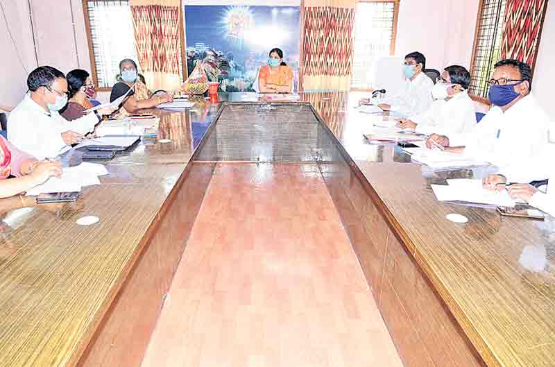 పరిశ్రమల స్థాపనకు సహకారం అందించాలి