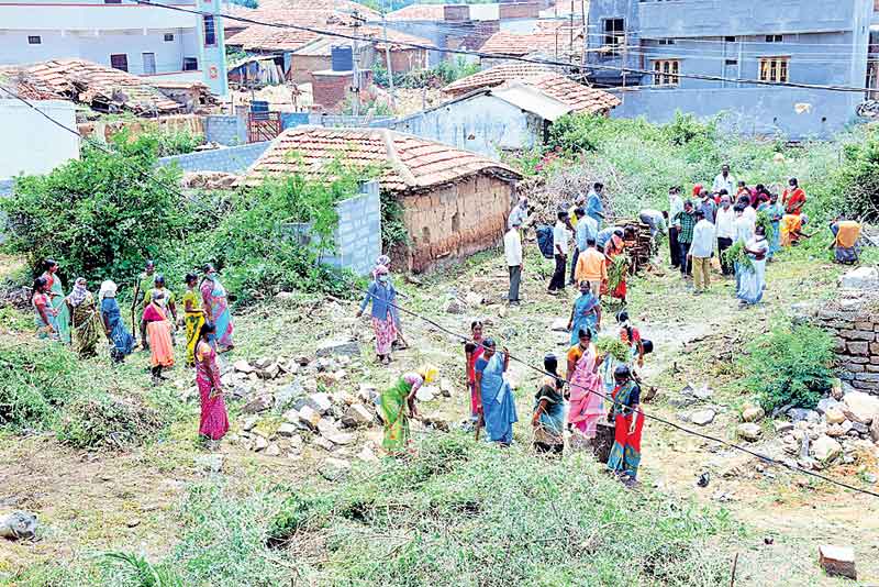 బాపూజీ బాటలో.. తొలి అడుగు