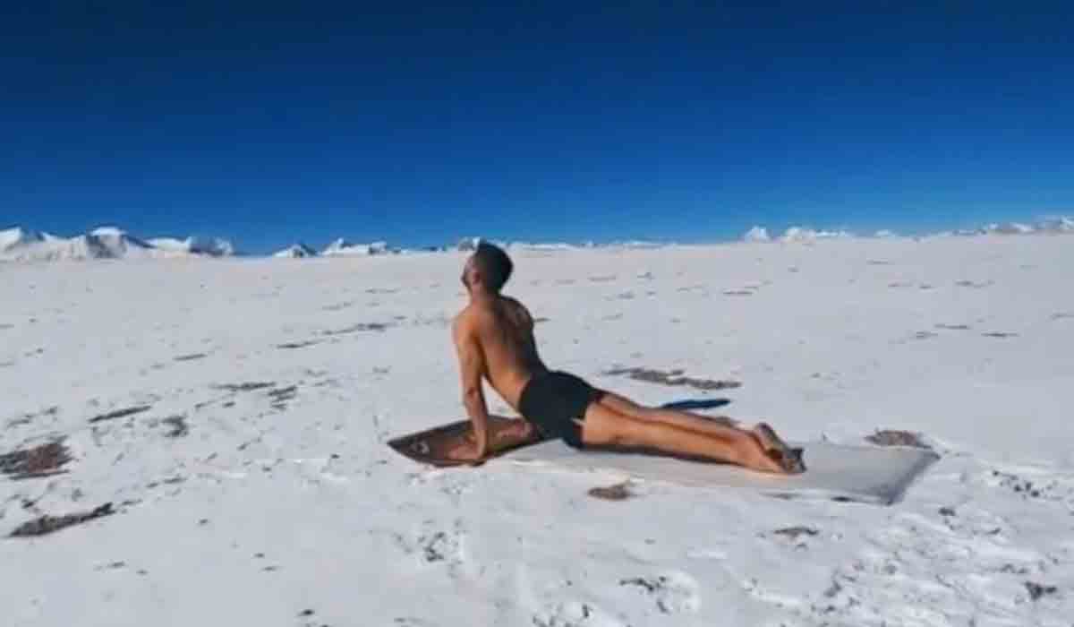 మైన‌స్ ఉష్ణోగ్ర‌త‌లో ఐటీబీపీ ఆఫీస‌ర్ సూర్య న‌మ‌స్కారాలు.. వీడియో