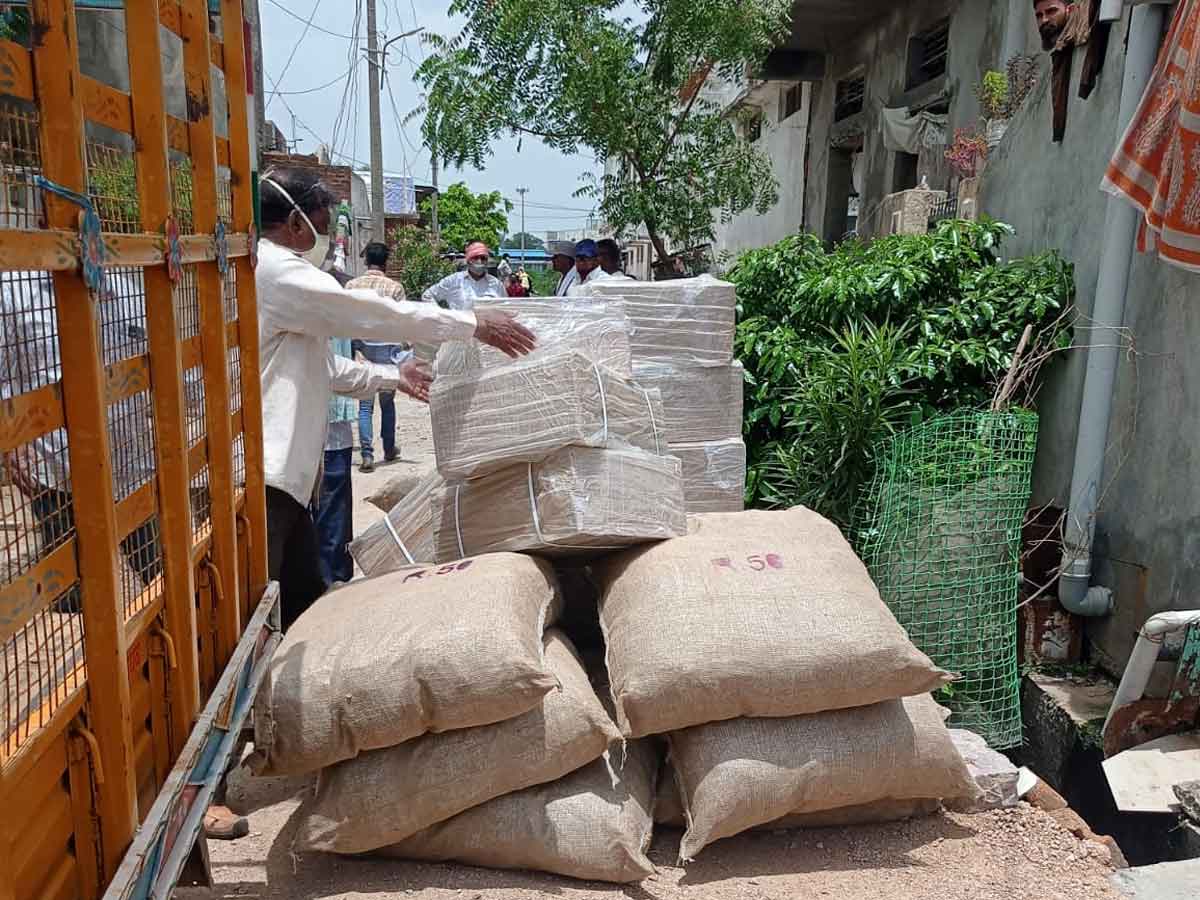 ఆదిలాబాద్‌లో భారీగా గుట్కా ప్యాకెట్ల పట్టివేత