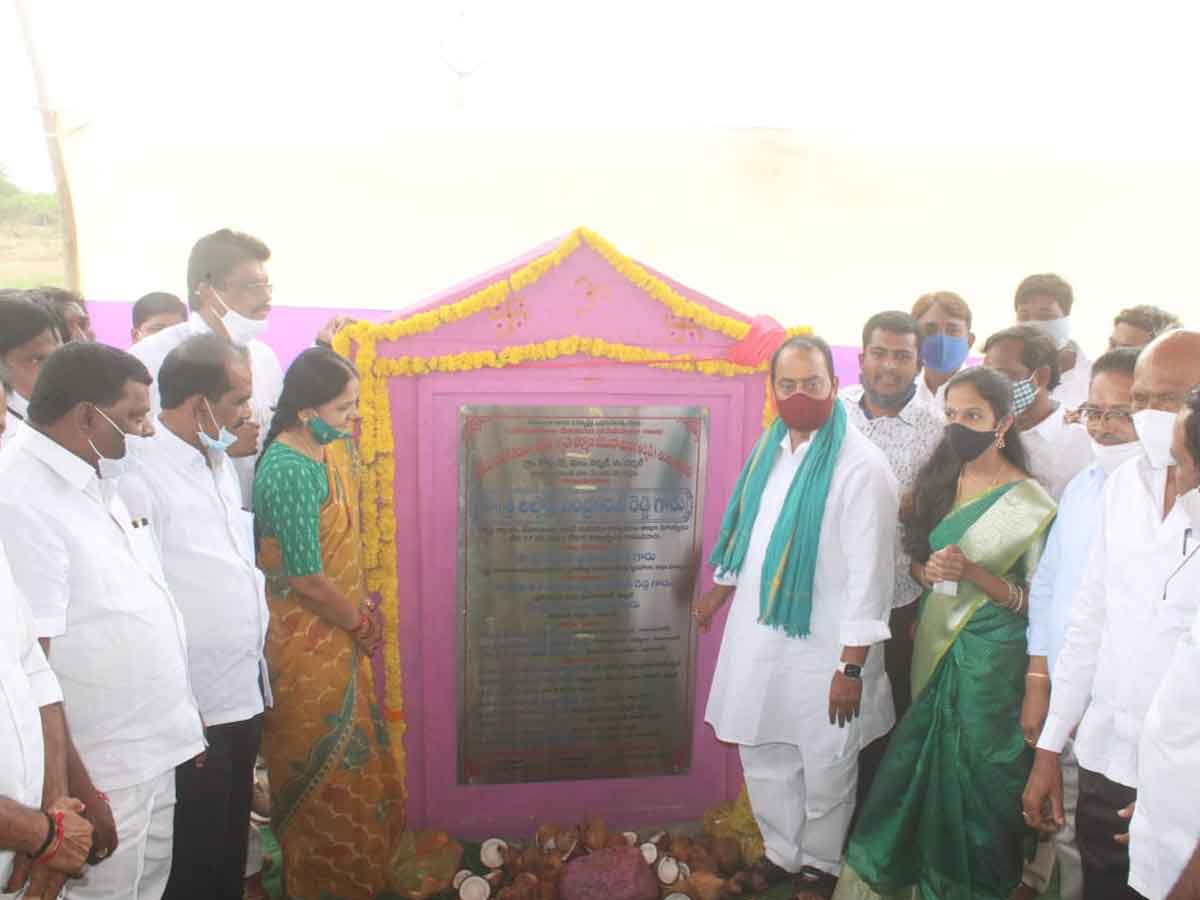 అర్హులందరికి డబుల్ బెడ్‌రూం ఇండ్లు : మంత్రి ఐకే రెడ్డి