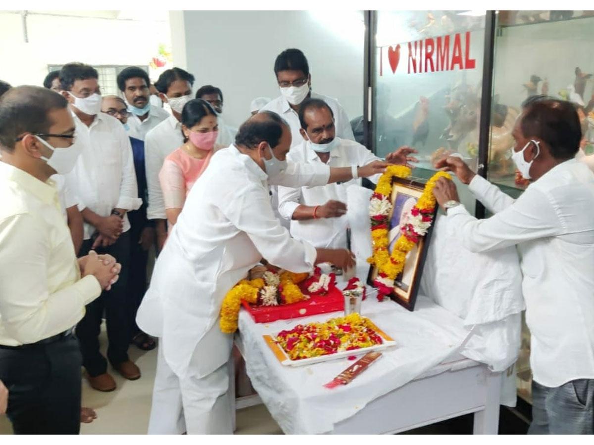 పీవీకి సముచిత గౌరవం కల్పించిన సీఎం కేసీఆర్‌