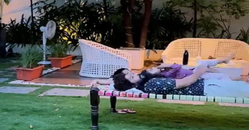 ఆరుబ‌య‌ట ప‌డుకొని.. పిల్ల‌ల‌తో ఎంజాయ్ చేస్తున్న బ‌న్నీ