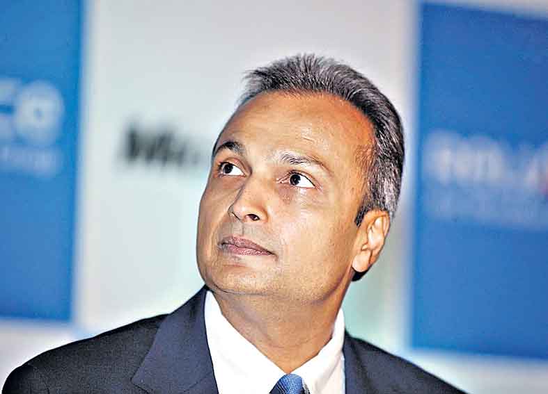 వెలుగులో అడాగ్ షేర్లు