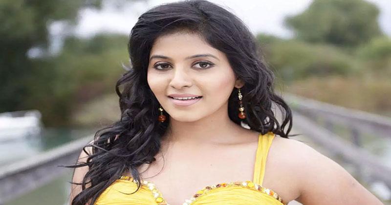 వేరే హీరోయిన్స్ వ‌ల‌న నాకు ఆఫ‌ర్స్ త‌గ్గ‌లేదు : అంజ‌లి