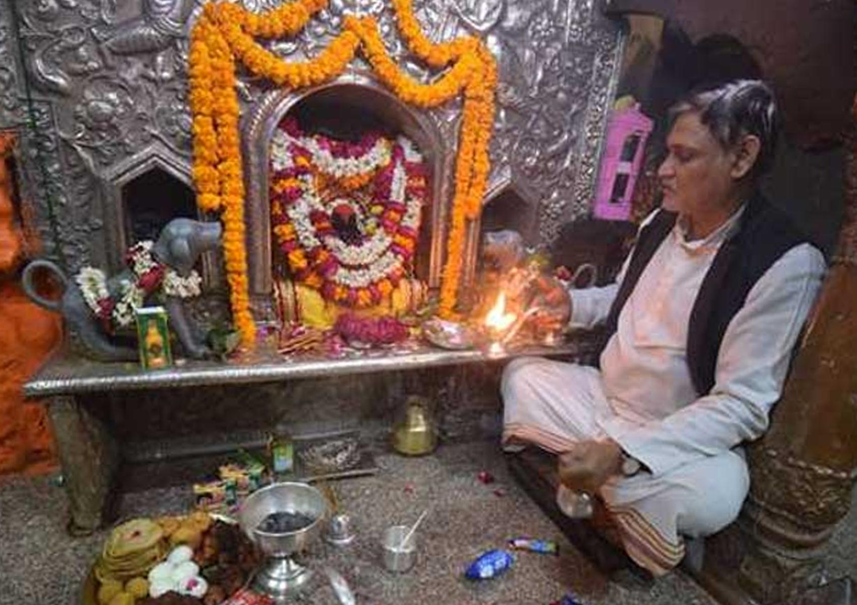 ఈ దేవుడికి నాన్‌వెజ్జే నైవేద్యం..మ‌ద్య‌మే తీర్థం..!!