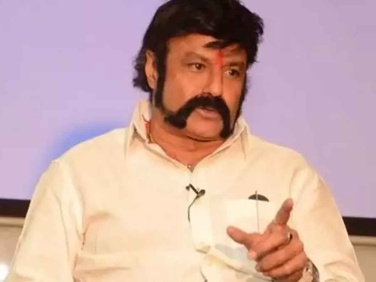 త‌న‌కు న‌డుము విరిగిన విష‌యాన్ని అభిమానితో షేర్ చేసుకున్న‌బాల‌య్య‌